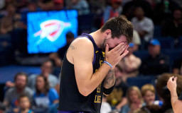 Unikalny przypadek i zmieniająca się narracja